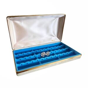 Vintage Travel Jewelry Box Clamshell Hard Case Earring Organizer 18 Pairs